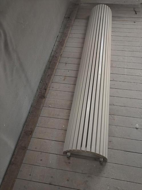 Design radiators half rond 3x, Doe-het-zelf en Bouw, Verwarming en Radiatoren, Zo goed als nieuw, Ophalen