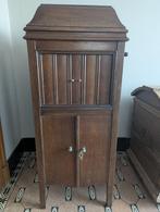 antieke grammofoonspeler in een houten kast, Audio, Tv en Foto, Platenspelers, Ophalen, Gebruikt, Platenspeler, Overige merken