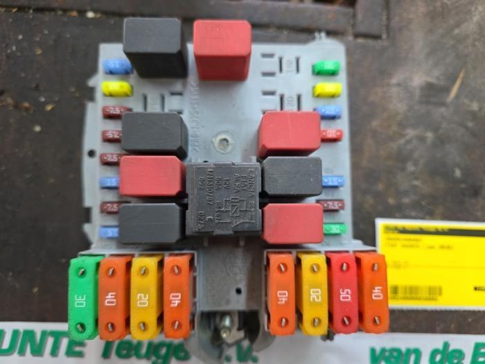 Boîte à fusibles d'un Fiat Ducato, Autos : Pièces & Accessoires, Électronique & Câbles, Fiat, Utilisé, 3 mois de garantie, Enlèvement ou Envoi