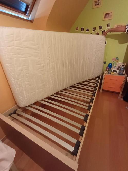 Bed + matras 90200cm, Huis en Inrichting, Slaapkamer | Bedden, Gebruikt, Eenpersoons, 90 cm, 200 cm, Hout, Beige, Ophalen