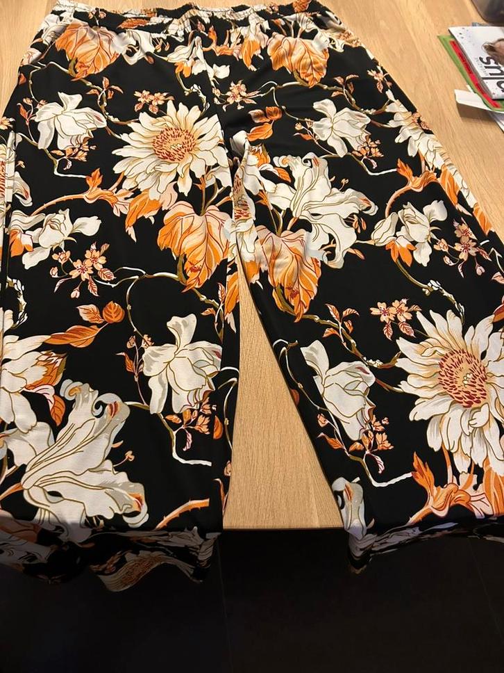 Gloednieuwe lange printbroek met wijde pijpen maat 46, Vêtements | Femmes, Culottes & Pantalons, Neuf, Taille 46/48 (XL) ou plus grande