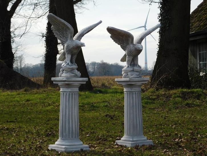 Ensemble de 2 aigles sur socle - 130 cm - Pierre, Jardin & Terrasse, Statues de jardin, Animal, Pierre, Enlèvement ou Envoi