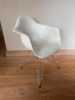 Vitra Eames Armchair DAR, Huis en Inrichting, Ophalen, Wit, Design, Zo goed als nieuw