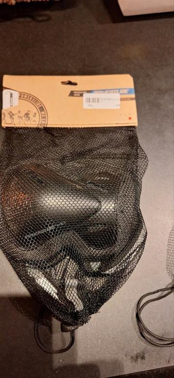 Kniebeschermers skates xl set 3 beschikbaar voor biedingen