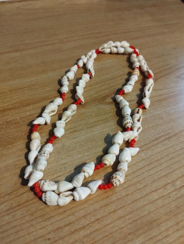 Collier Shell, Bijoux, Sacs & Beauté, Colliers, Comme neuf, Pierre ou Minéral, Blanc, Enlèvement ou Envoi