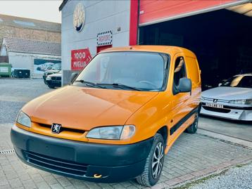 Peugeot partner /105.000 km / 1400 benzine  beschikbaar voor biedingen