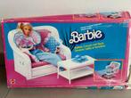 Barbie zetel bed en koffietafel, Kinderen en Baby's, Ophalen, Gebruikt, Accessoires