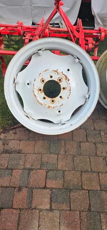 Velgen 28 inch ferguson,ford,deutz  beschikbaar voor biedingen