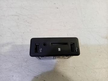 AUX POORT & USB POORT Renault Megane IV (RFBB) (280237081R) beschikbaar voor biedingen