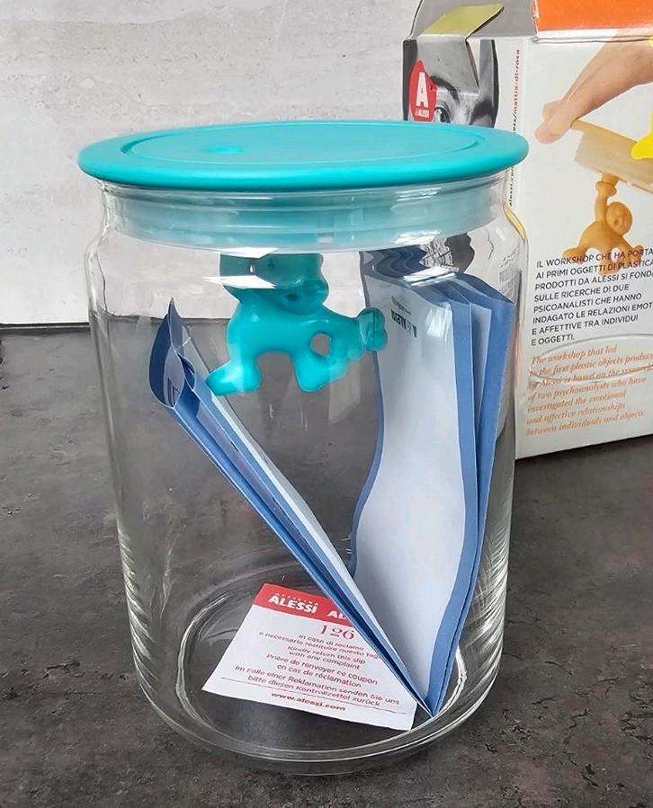 Alessi Gianni bewaarpot 0,9 L – turquoise deksel, Huis en Inrichting, Keuken | Potten en Pannen, Glas, Ophalen