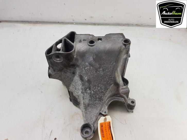 MOTORSTEUN Octavia Combi (5EAC) (|04C199207AE|04C199207BH|), Auto-onderdelen, Ophanging en Onderstel, Skoda, Gebruikt