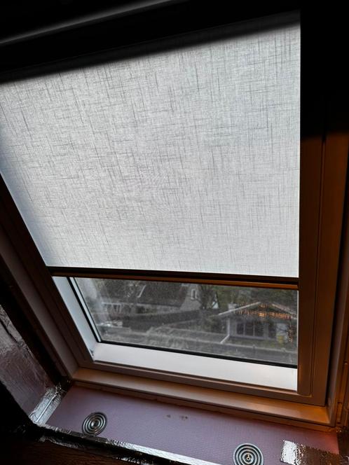 Velux manueel lichttemperend rolgordijn - MK04, Huis en Inrichting, Stoffering | Gordijnen en Lamellen, Zo goed als nieuw, Wit