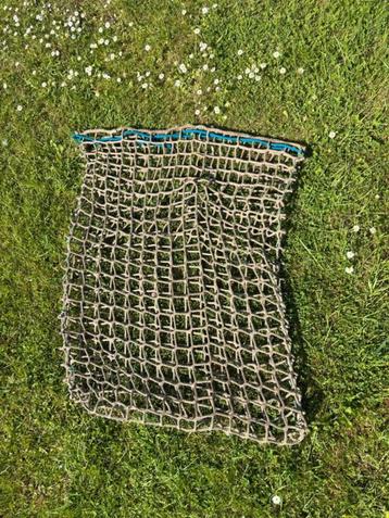 2 hooinetten voor paarden– 64 x 81 cm – €50 voor beide, Mise à l'étable, 2 ou 3 chevaux ou poneys