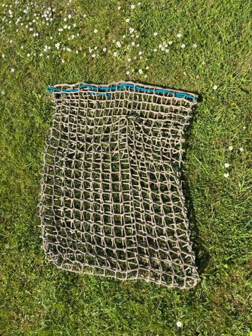 2 hooinetten voor paarden– 64 x 81 cm – €50 voor beide, Dieren en Toebehoren, Stalling en Weidegang, Stalling, Weidegang, 2 of 3 paarden of pony's