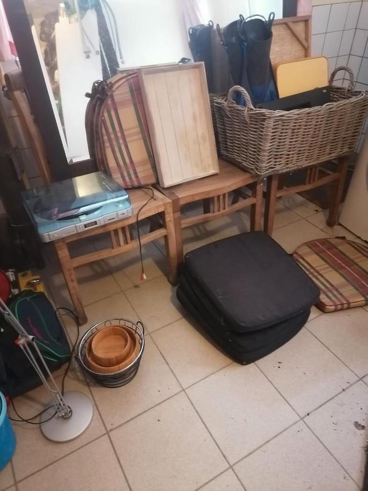 Poster Chaises, sacs à miroirs, roues pivotantes, Divers, Lots de brocante, Comme neuf, Enlèvement