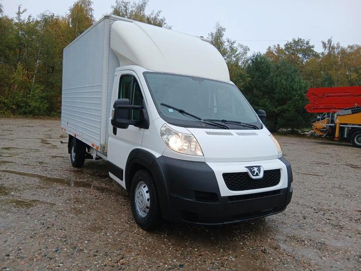 Peugeot boxer

2.2hdi word Gekeurd voor verkoop., Auto's, Bestelwagens en Lichte vracht, Bedrijf, ABS, Airbags, Trekhaak, Peugeot