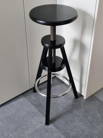 verstelbare kruk, hobbykruk,  barkruk beschikbaar voor biedingen