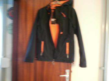 Veste  Superdry taille L beschikbaar voor biedingen