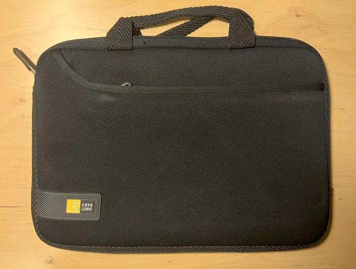 iPad Pro 11inch 2e generatie cases, Computers en Software, Tablet-hoezen, Zo goed als nieuw, Bescherming voor- en achterkant, 11 inch