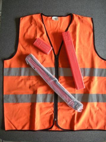 Set gevarendriehoek en fluovestje beschikbaar voor biedingen