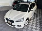 BMW 218i ActiveTourer Pack M 1e fabrieksgarantie 1 jaar, Auto's, BMW, Monovolume, Euro 6, Alcantara, Wit