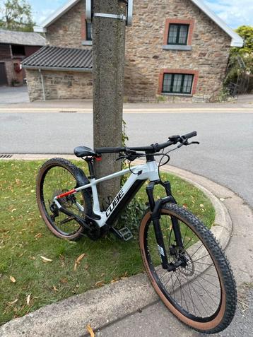 CUBE REACTION PRO -> Size M (29’), Enlèvement, Comme neuf, 50 km par batterie ou plus, Cube