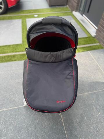 Reiswieg Cybex Ferrari Limited Edition beschikbaar voor biedingen