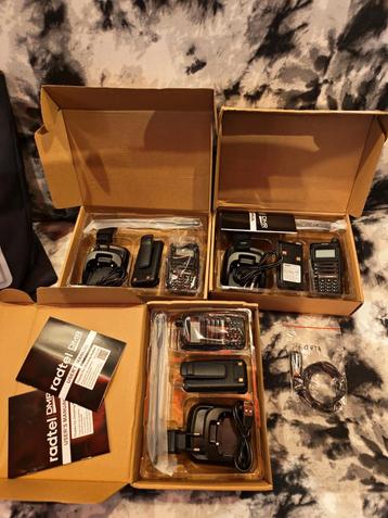 DMR portable RADTEL  RT-4D NEUFS. 2 PIECES beschikbaar voor biedingen