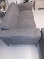 Salon drie en tweezit, Ophalen