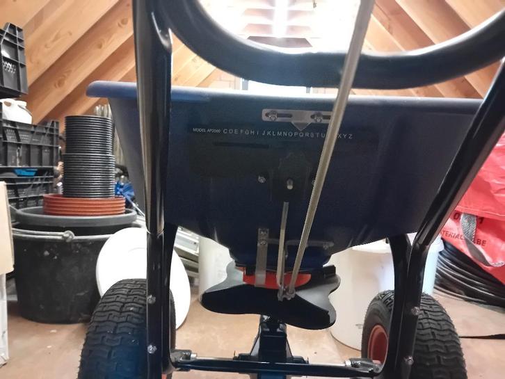 Meststofstrooier, Zakelijke goederen, Landbouw | Werktuigen, Overige, Zaaien, Planten of Poten, Ophalen