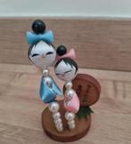 Leuk faux pearl kokeshi paartje, Antiek en Kunst, Kunst | Beelden en Houtsnijwerken, Verzenden