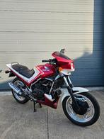 Honda VF400, Motoren