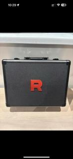 Pokemon Team Rocket Attache Case (SEALED), Hobby en Vrije tijd, Verzamelkaartspellen | Pokémon, Ophalen of Verzenden, Nieuw, Boosterbox
