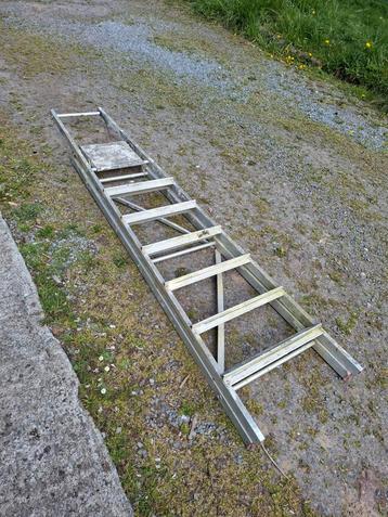 Escabelle, Enlèvement