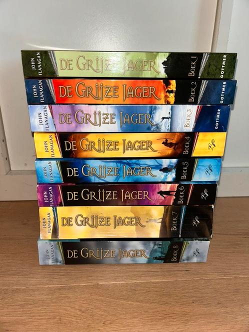 John Flanagan - De grijze jager 1 tot 8, Boeken, Kinderboeken | Jeugd | 10 tot 12 jaar, Ophalen of Verzenden