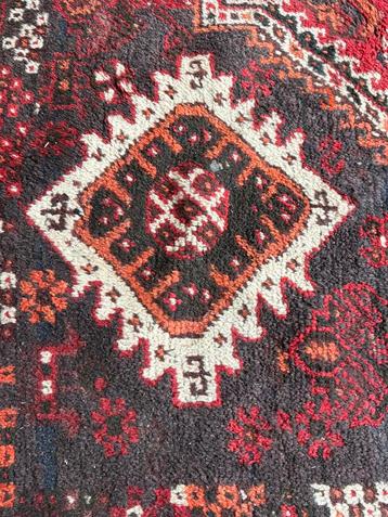 Perzisch handgeknoopt tapijt beschikbaar voor biedingen