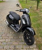 Te koop: Vespa GTS SuperTech 125 – Zwart, Motoren, Scooter, Particulier, 125 cc, ABS