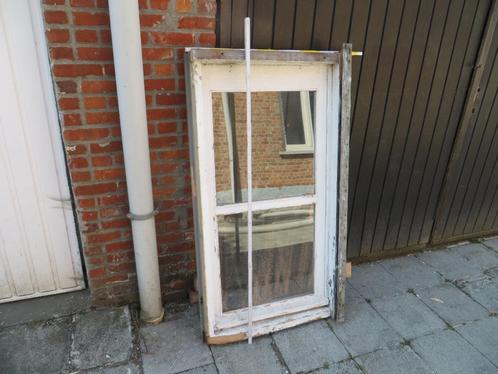 oude houten raam met enkel glas jaren 50, Doe-het-zelf en Bouw, Glas en Ramen, Ophalen