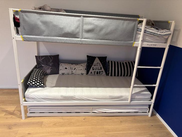 IKEA Vitval stapelbedden + 3 matrassen en 2 dekbedden, Huis en Inrichting, Slaapkamer | Stapelbedden en Hoogslapers, Gebruikt