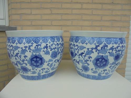 2 Prachtige identieke grote Chinese porseleinen bloempotten, Tuin en Terras, Bloempotten, Zo goed als nieuw, Overige materialen