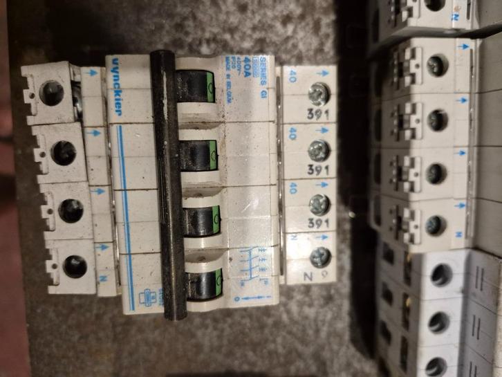 Zekeringen 3P+N 380V / 400V, Doe-het-zelf en Bouw, Elektriciteit en Kabels, Gebruikt, Overige typen, Ophalen