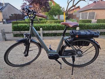 Elektrische damesfiets met middenmotor  beschikbaar voor biedingen