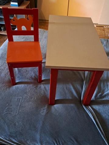 Kinder tafeltje en stoeltje  beschikbaar voor biedingen