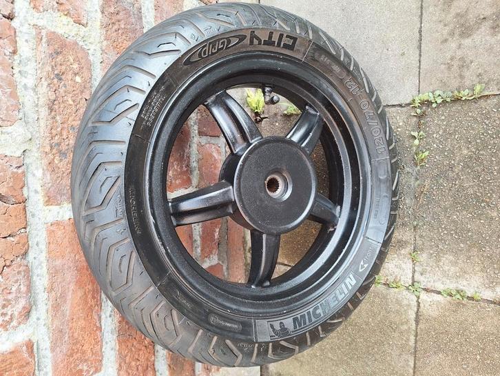 Banden met velg sym kymco neco gts btc boatian la souries, Fietsen en Brommers, Brommeronderdelen | Algemeen, Carburateur, Ophalen of Verzenden