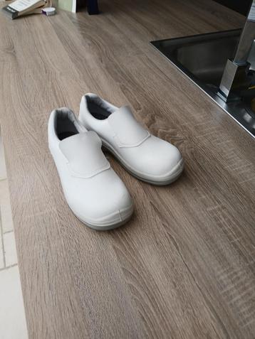 veiligheidsschoenen beschikbaar voor biedingen