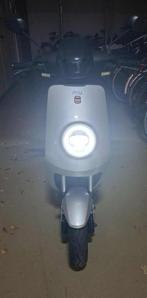 Elektrische bromfiets – modern, stil & zuinig, Fietsen en Brommers, Ophalen, Zo goed als nieuw, Elektrisch