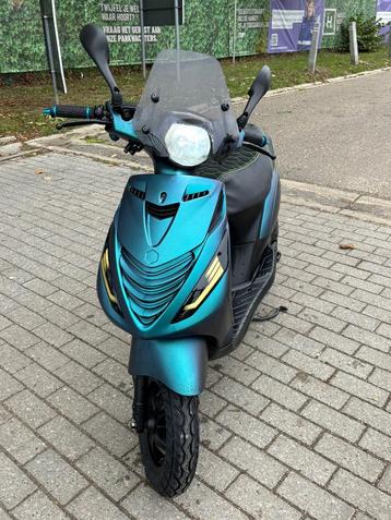 Piaggio zip 80cc a klasse beschikbaar voor biedingen