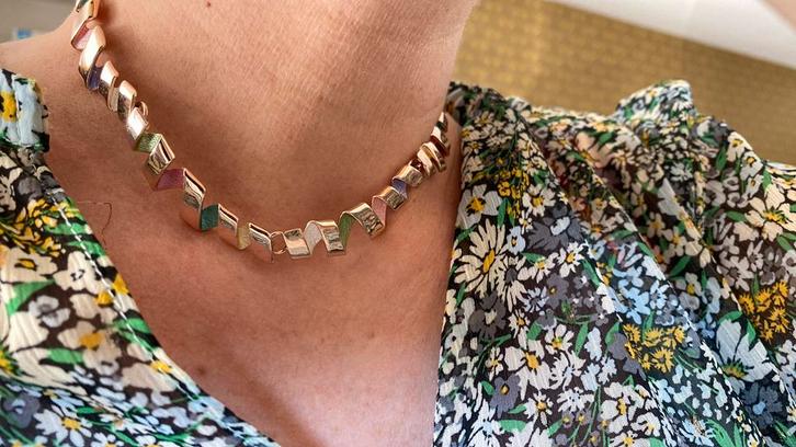 Goudkleurige halsketting Ikita, Handtassen en Accessoires, Kettingen, Overige kleuren, Ophalen of Verzenden