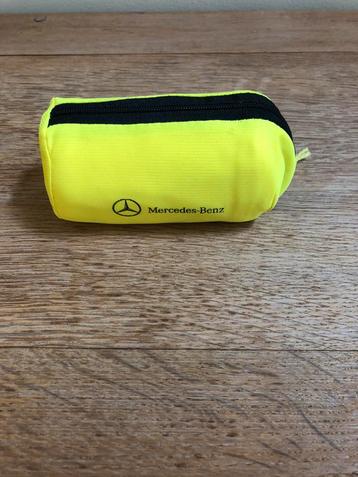 Fluovest Mercedes Benz beschikbaar voor biedingen