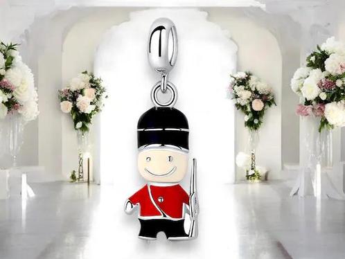 British Royal Guard Charm Sterling silver - Bedel uit london, Handtassen en Accessoires, Bedels, Nieuw, Zilver, Ophalen of Verzenden